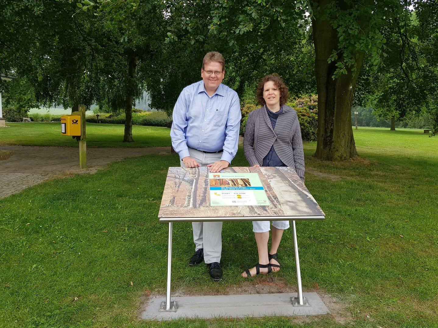 Audiotafel mit Hörbeitrag