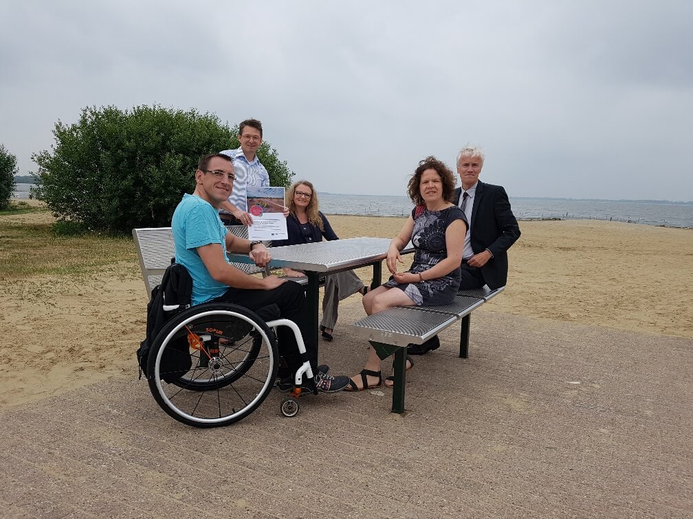 unterfahrbarer Picknickplatz